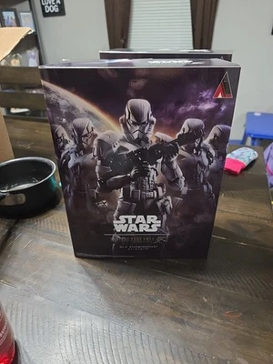 Boneco de ação PLAY ARTS KAI STAR WARS NO 3 STORMTROOPER 8" AUTÊNTICO NOVO *EUA* - Imagem 1 de 4