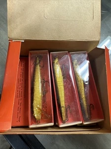 Vintage Box of 12 PALSA FLOATING MINNOW WOBBLER 9 cm Hand Made In Finland New - Picture 1 of 12