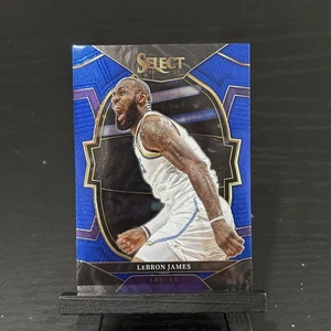 2022-23 Panini Select Concourse Blue Prizm LeBron James #26 - Bild 1 von 3
