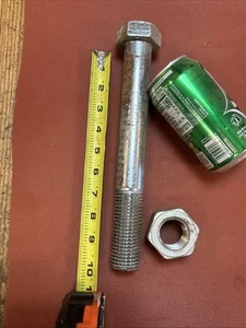 GRAN PERNO HEXAGONAL DE ACERO Y TUERCA, 1-1/4” NC X 10” de largo, placa de zinc 1-1/4-7 - Imagen 1 de 13