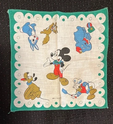 Vintage 9" Walt Disney Hanky con Mickey, Dumbo, Donald Duck, Pluto, Thumper! Foto 1 de 4