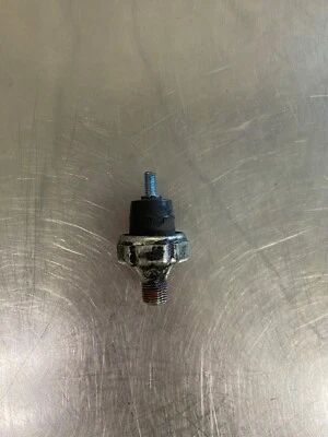 Harley Davidson Sportster 883 2007 interruptor de presión de aceite Foto 1 de 4