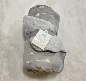 Cloud Island Target grau Pfeil Velboa Plüsch Sherpa flauschige Babydecke 30 x 40 - Bild 1 von 10