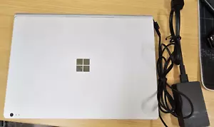 Microsoft Surface Book 2 13.5" i7 256GB SSD 8GB RAM GTX 1050 Excelente - Imagen 1 de 5