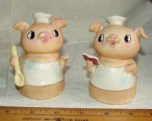 Vtg 1960 Cooking Pigs Salt & Pepper SHAKER SET, Figural M.G. Japan, Chef's Hat - Picture 1 of 8