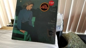 ALBUM, VINYL JANIE FRICKE - I'LL NEED SOMEONE TO HOLD ME WHEN I CRY     (23) - Picture 1 of 2