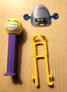 1989 Police Academy Crash Cycle OG Kenner Parts ~ WINDSHIELD, TAILPIPE MUFFLER - Picture 1 of 7