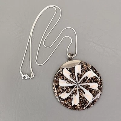 Shell Star Pendant Necklace Round Handcrafted Sterling Silver 22" - Image 1 of 4