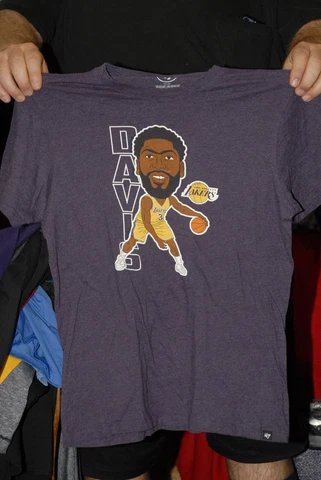 Anthony Davis Los Angeles lakers T shirt 47 brand Med purple brow solid clean nm Cover