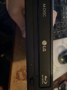 LG WH16NS40 4K UHD Friendly Ext Blu-ray Disc Rewriter MFG Jul 2023 Untested - Picture 1 of 3