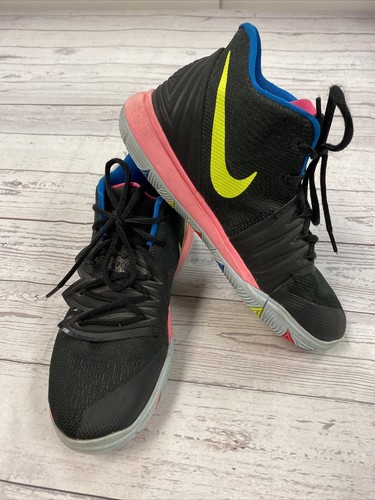 Scarpe da ginnastica Nike AQ2456 003 Kyrie 5 "Just Do It" giovani nere rosa taglia 6 anni