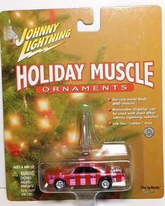 Johnny Lightning 2000 Holiday Muscle Ornaments '70 Dodge Dart Pink - Picture 1 of 5