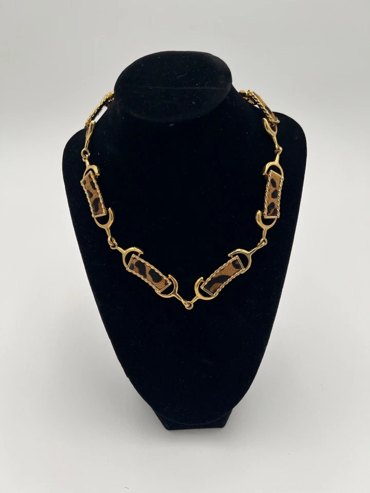 Collar C. WONDER Único Tono Dorado y Estampado Leopardo Foto 1 de 4