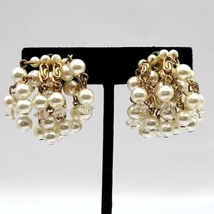 Lisner Cha Cha Faux Pearl & Crystal Cluster Gold Tone Snail Vtg Clip On Earrings - Picture 1 of 23