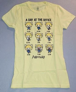 Aggretsuko "Day In The Office" Kurzarmshirt, Jungen Mädchen Größe S, Baumwolle - Bild 1 von 7