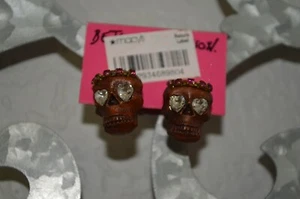 New Betsey Johnson Wood Look Halo Crystal Skull Earrings Stud Skeleton Brown - Picture 1 of 3