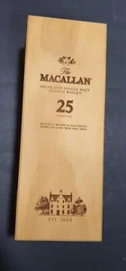 Macallan 25 Jahre alter Whisky - leere Holzkiste im alten Stil   - Bild 1 von 4