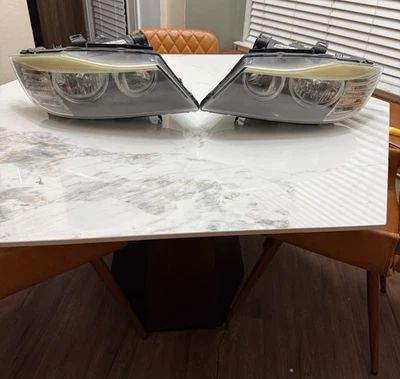 Faróis E90 OEM esquerda e direita BMW Série 3 2010 adaptativos - Imagem 1 de 4