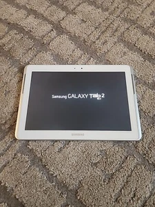 Original 2013 Samsung Galaxy Tab 2 GT-P5110 16GB Wi-Fi BUNDLE CHARGER - Picture 1 of 3