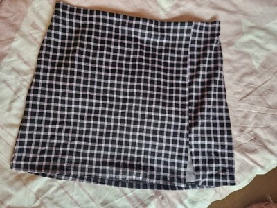 Ladies H&M Black Lilac Pull On Checked Mini Skirt Plus Size 18-20 L - Image 1 of 2