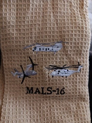 NUEVO 2x JUEGO DE TOALLAS DE MANO USMC MALS-16 BORDADAS PERSONALIZADAS NAS Miramar OSPREY HELIO  Foto 1 de 2
