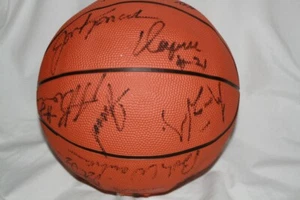 Atlanta Hawks 1991-1992 Team Signed Basketball - Picture 1 of 3
