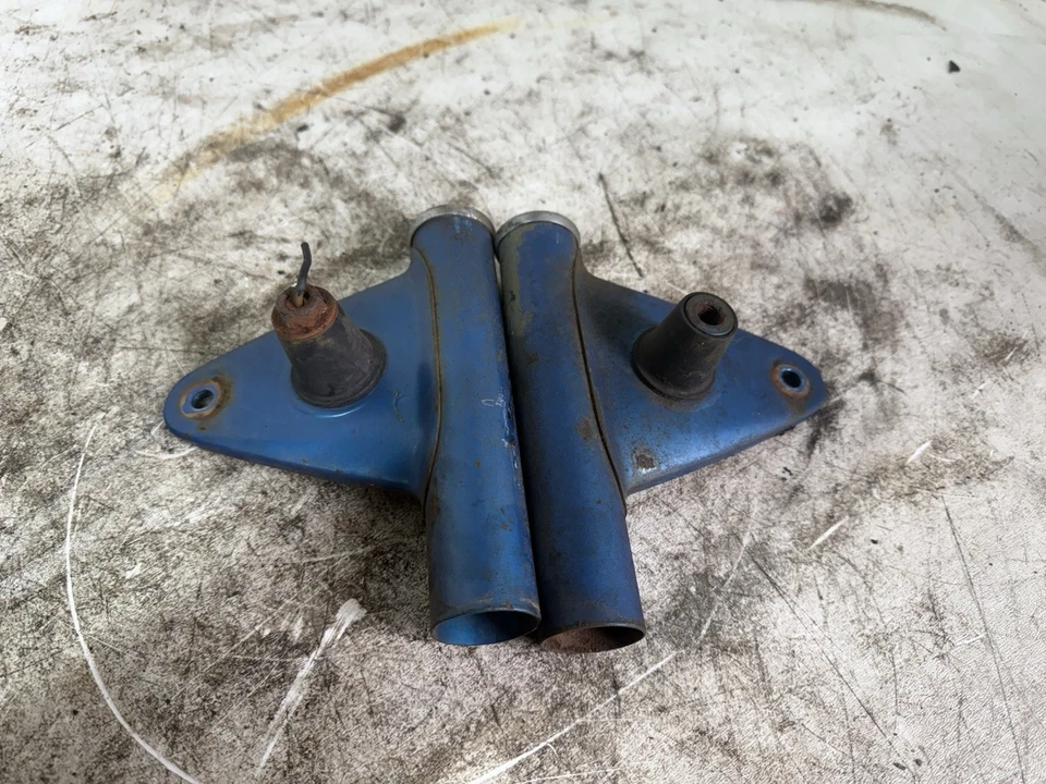 1973-1978 Suzuki GT185 TS125 TS185 TC185 TC125 Cubiertas de horquilla Soporte de faros Foto 1 de 4