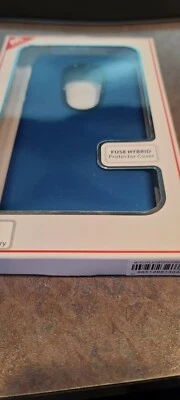 Cubierta protectora híbrida fusible azul oscuro/negro engomada MYBAT (con paquete) Foto 1 de 3