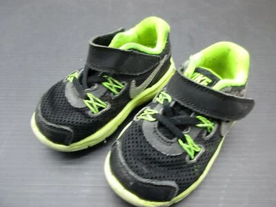 NIKE TALLA 6C BEBÉ NIÑO NEGRO/VERDE NAILON ATLÉTICO CAMINAR ZAPATILLAS ZAPATOS 3E Foto 1 de 4