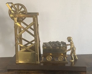 Vintage Messing Figur mit Darstellung eines Bergmanns mit Grubenkopf und Kohlewagen - Bild 1 von 15