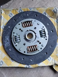 Disque d'embrayage RENAULT R12 R17 R18 R20 R21 R25 FUEGO ESPACE ALPINE A310 NEUF - Imagen 1 de 2