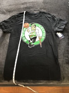 Boston Celtics Fanatics Black T-Shirt Lucky Medium Brand New  - Picture 1 of 7