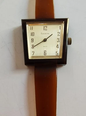 Vintage Lucerna Lucite Relógio Acrílico Mecânico Wind up Trapezoid Face Marrom - Imagem 1 de 4