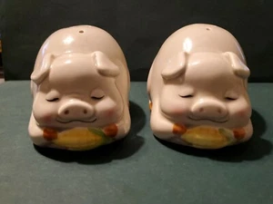 Vintage Lefton Piggy Pig Salt And Pepper Shakers  - Picture 1 of 6