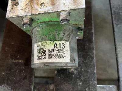 Conjunto de bomba de freno ABS Hyundai Genesis 2013 fabricante de equipos originales tracción trasera 589202M880 Foto 1 de 3