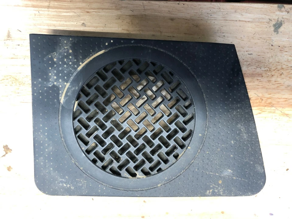 Cubierta de parrilla izquierda del panel de ajuste del altavoz del tablero Toyota FJ Cruiser 5540835191B0 Foto 1 de 2