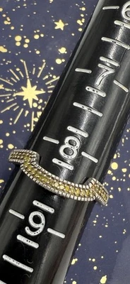 Protector de anillo de diamantes de ley y amarillo talla 8,5 Foto 1 de 4