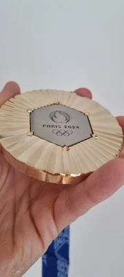Medaglia d'Oro Olimpica Parigi 2024 - Immagine 1 di 4