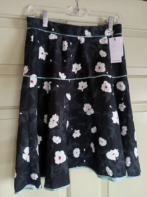 Falda corta tallada para mujer de chifón con estampado floral negra talla 38 (US 6) NUEVA CON ETIQUETAS Foto 1 de 4