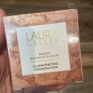 Laura Geller Baked Balance-N-Glow Illuminating Foundation Medium 0.28 oz - Picture 1 of 4