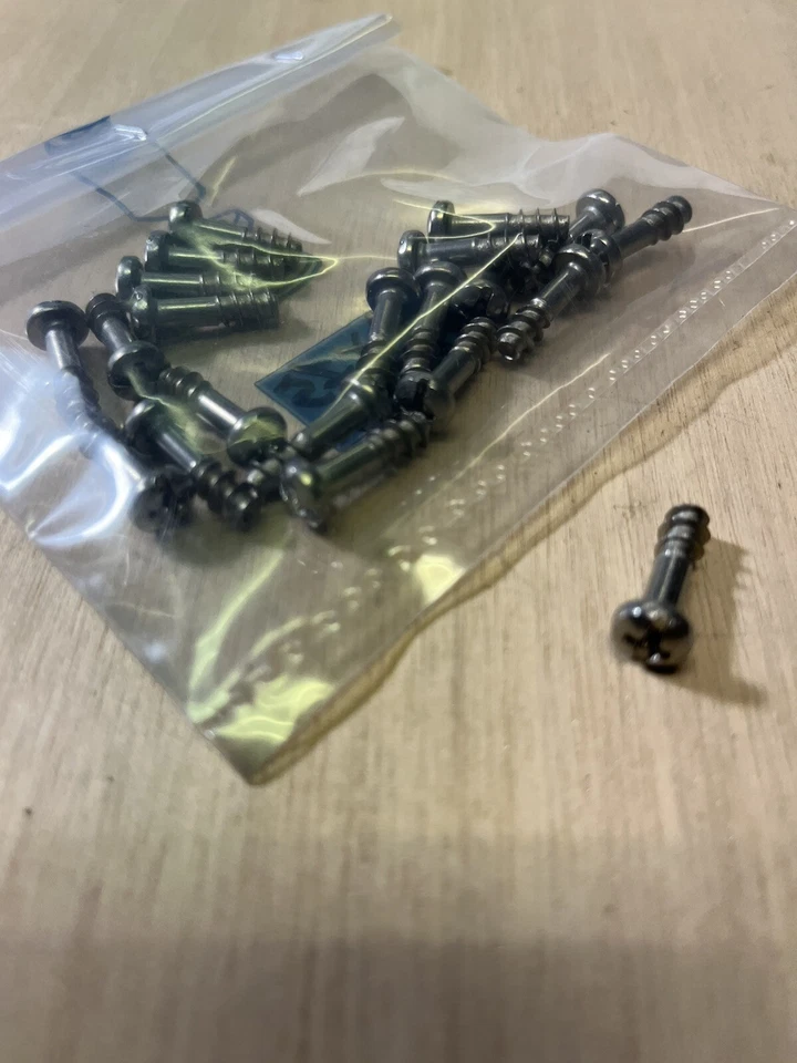 VITE ACCIAIO INOX 4,9x15 PER LEGNO PLASTICA TESTA CILINDRICA DOPPIO INSERTO 20PZ - Immagine 1 di 1