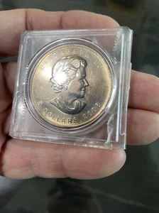 2008 Canada $5 Maple Leaf 1oz Silver .9999 Bullion Coin Gold Toned - Picture 1 of 4