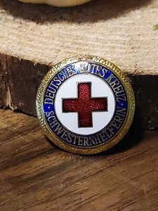 Abzeichen DRK Deutsches Rotes Kreuz Schwesternhelferin 1922-1935 vergoldet - Bild 1 von 3