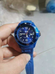 MONTRE ICE WATCH BLEU PLASTIQUE CADRAN ROTATIF ET DATE - PILE HS - Imagen 1 de 11