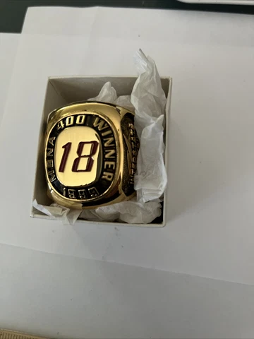 Bobby Labonte 18 1999 Oversized Jumbo Paperweight NASCAR Ring MBNA 400 Winner Cover