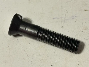 Eine neue 3/8 x 1-3/4 runde Flachkopfschraube mit Satzschloss für Mccormick IH Ausrüstung - Bild 1 von 4