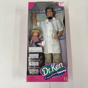 Dr. Ken & Little Patient Tommy Barbie Doll Set - Bild 1 von 3