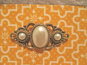Vintage~Gold Tone Brooch~3 Faux Pearls~Filigree Pattern~1980's~1.5" x .75"~Pre-O - Picture 1 of 6