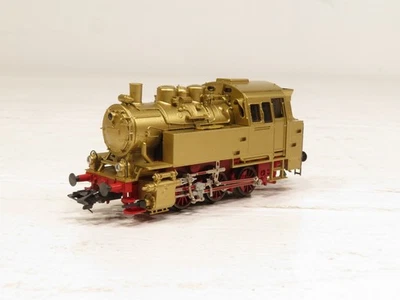 Locomotora digital Marklin BR80 HO dorada LN  Foto 1 de 4