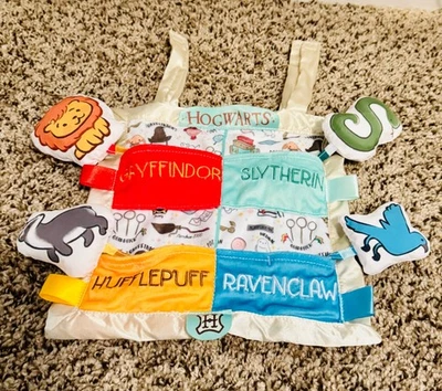 Manta Harry Potter Kids Preferred On-The-Go Lovey Hogwarts Peek A-Boo Pals Foto 1 de 4